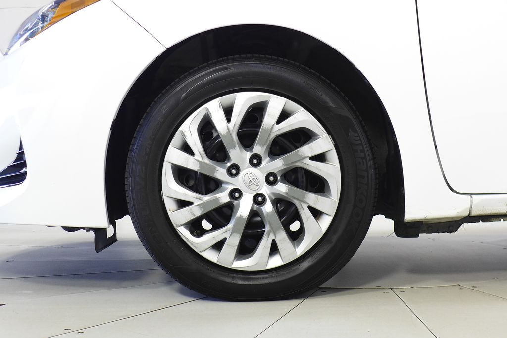 Thumbnail: 2018 Toyota Corolla - 5