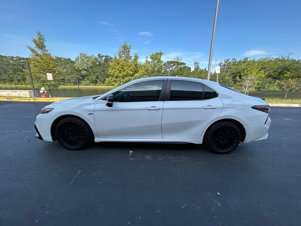 2024 Toyota Camry SE 2