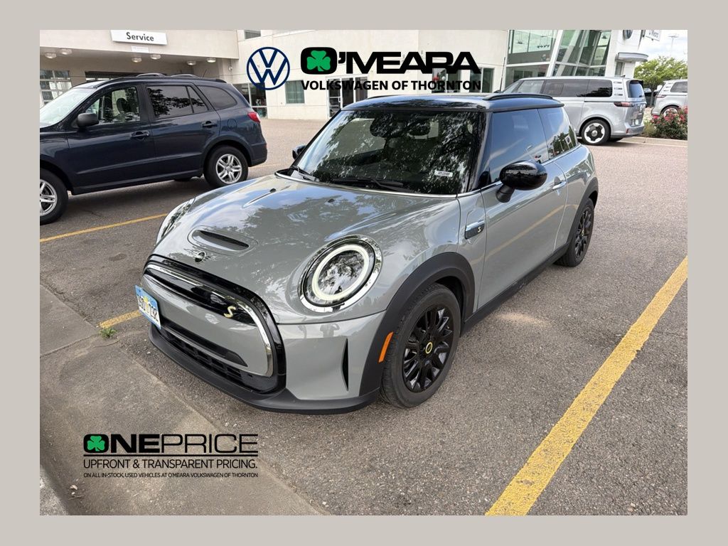 Moonwalk Gray Metallic 2023 MINI Cooper Hatchback Front-Wheel Drive 1-Speed Automatic