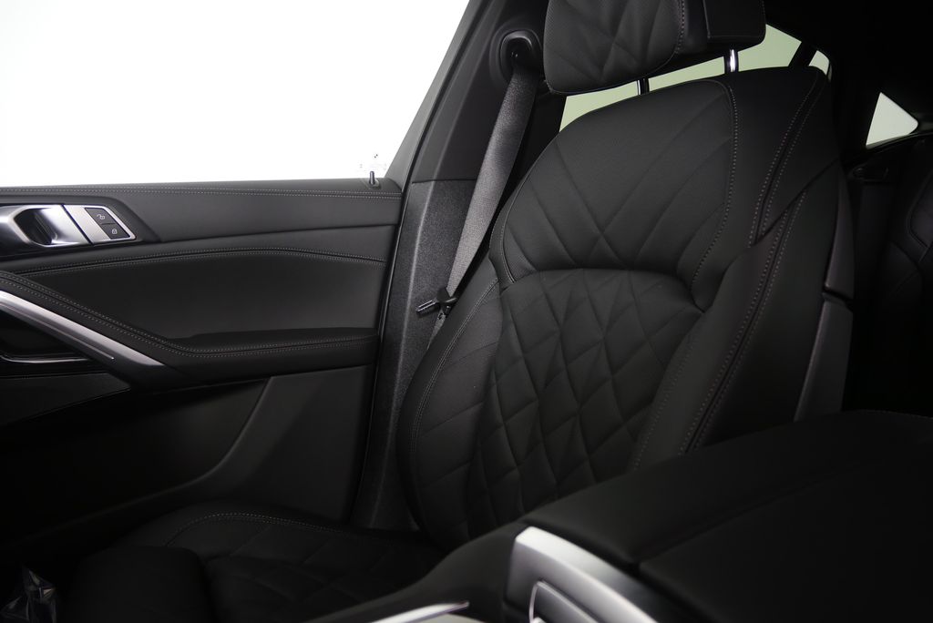 Thumbnail: 2026 BMW X6 - 21