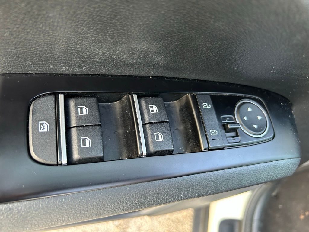 Thumbnail: 2022 Kia Soul - 16