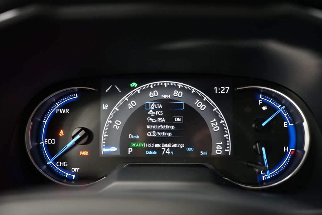 2025 Toyota RAV4 LE 15