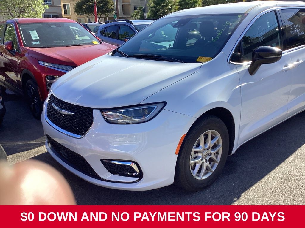 Bright White Clearcoat 2025 Chrysler Pacifica Minivan Front-Wheel Drive 9-Speed Automatic