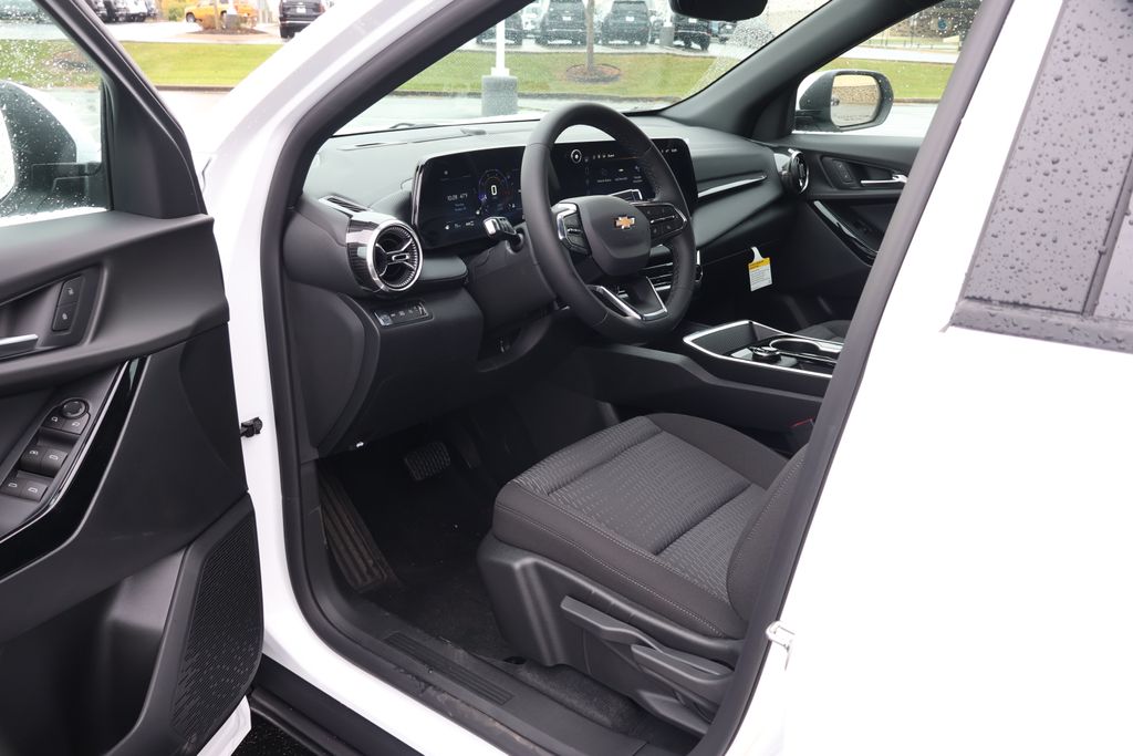 Thumbnail: 2026 Chevrolet Equinox - 13