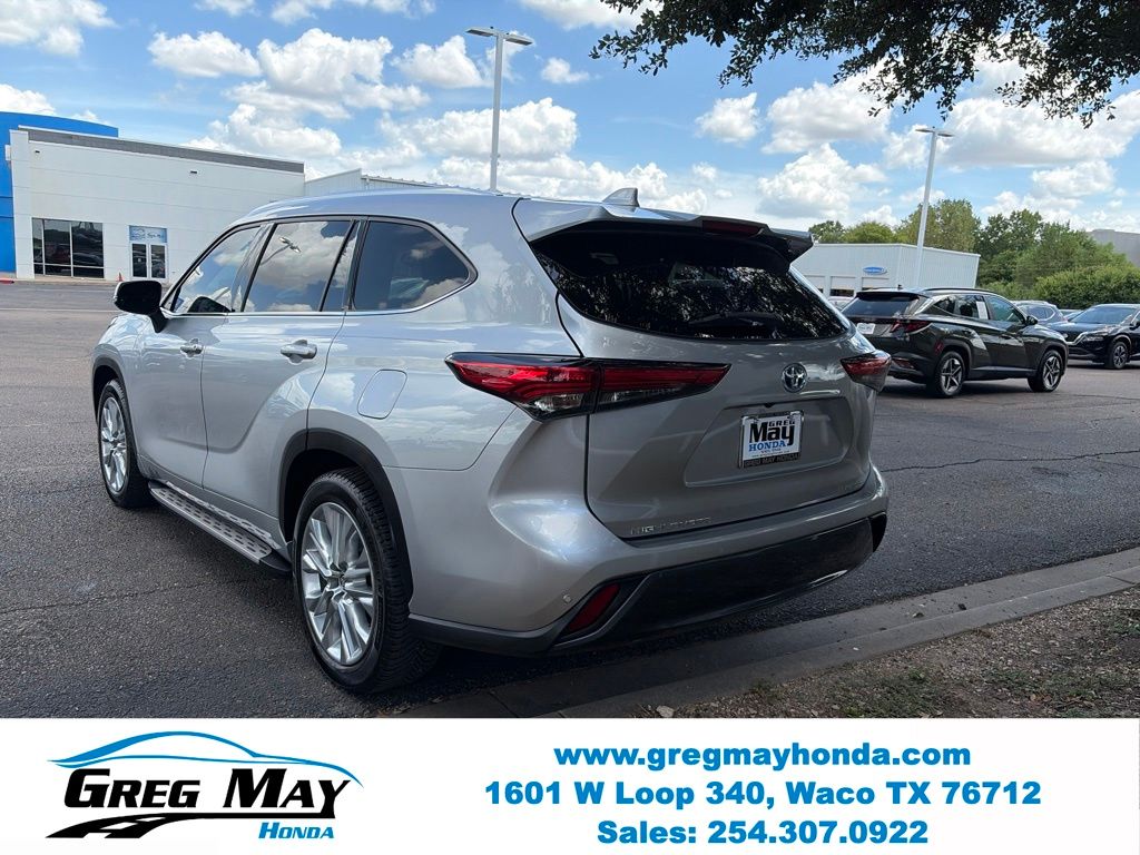 2022 Toyota Highlander Hybrid Limited - 5