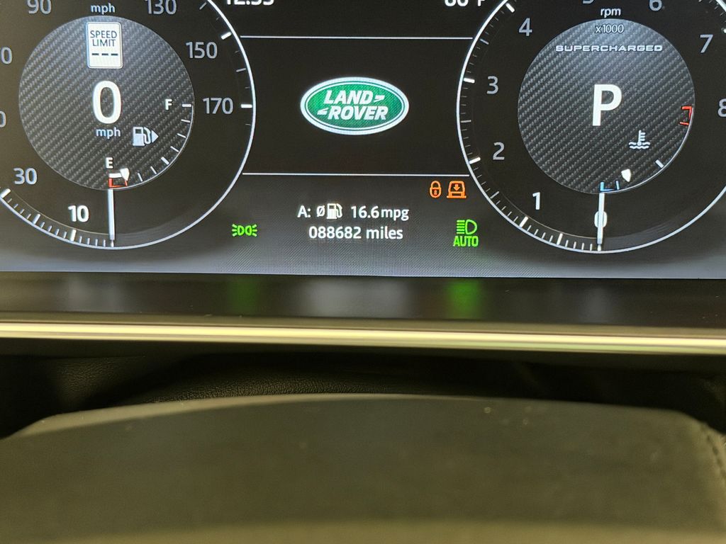 Thumbnail: 2017 Land Rover Range Rover - 27