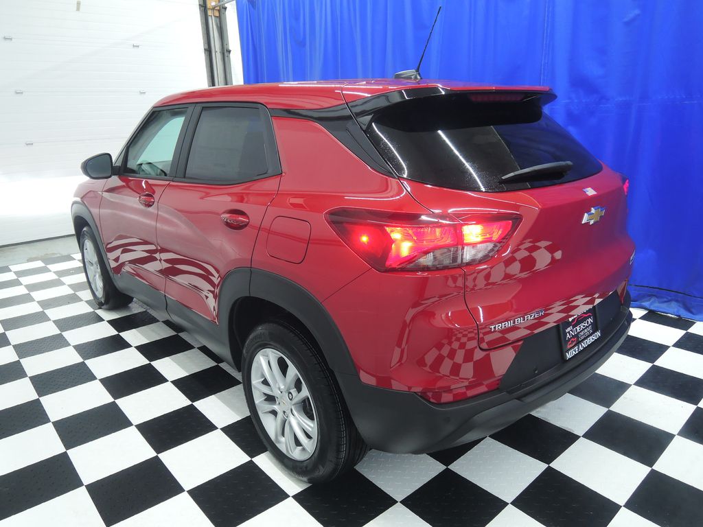 View vehicle photo 7