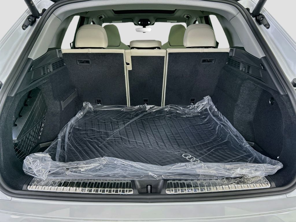 Thumbnail: 2026 Audi Q5 - 27