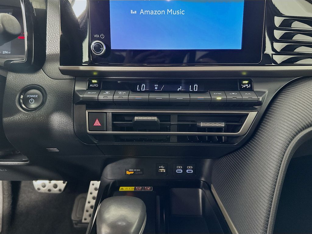 Thumbnail: 2025 Toyota Camry - 15