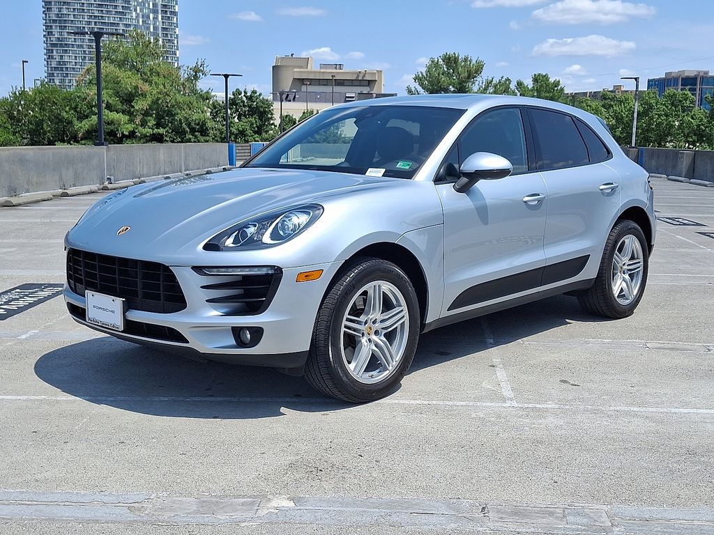 Thumbnail: 2017 Porsche Macan - 1