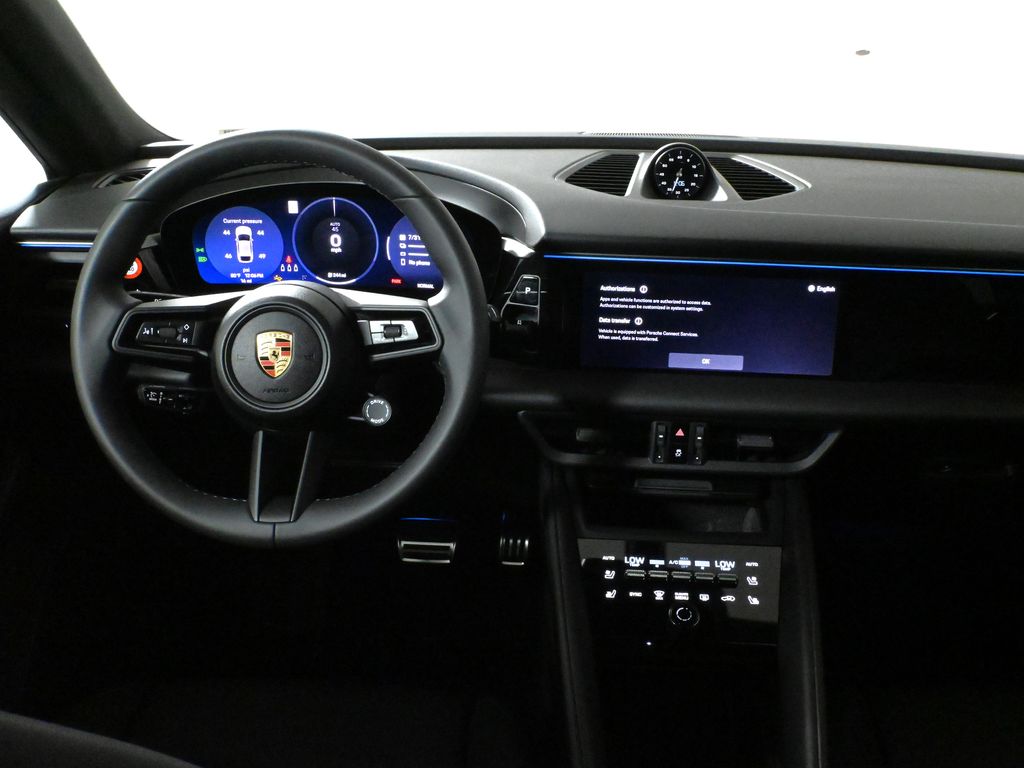 Thumbnail: 2025 Porsche Macan - 18