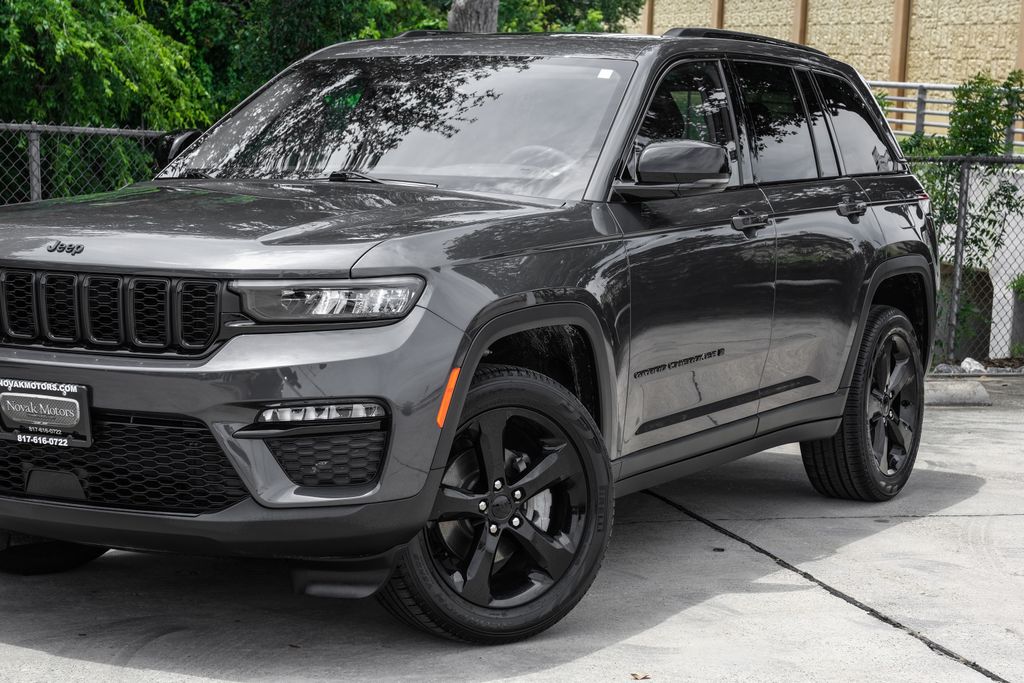 used 2023 Jeep Grand Cherokee car, priced at $31,400