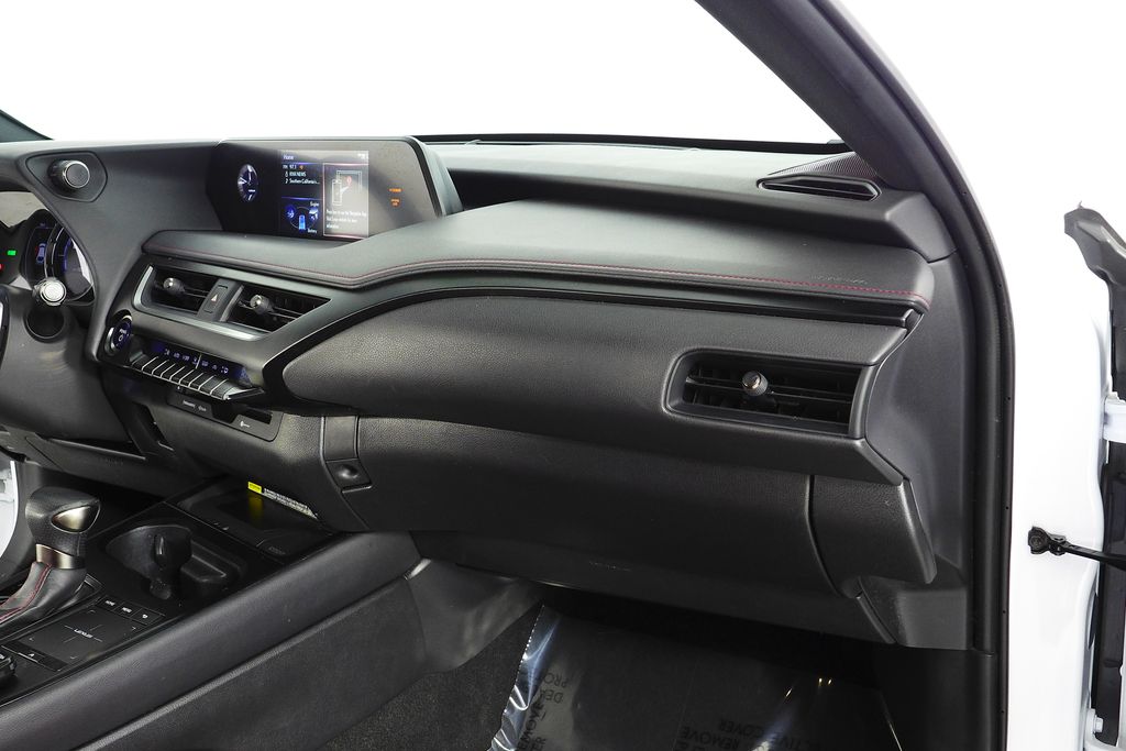 Thumbnail: 2022 Lexus UX - 14