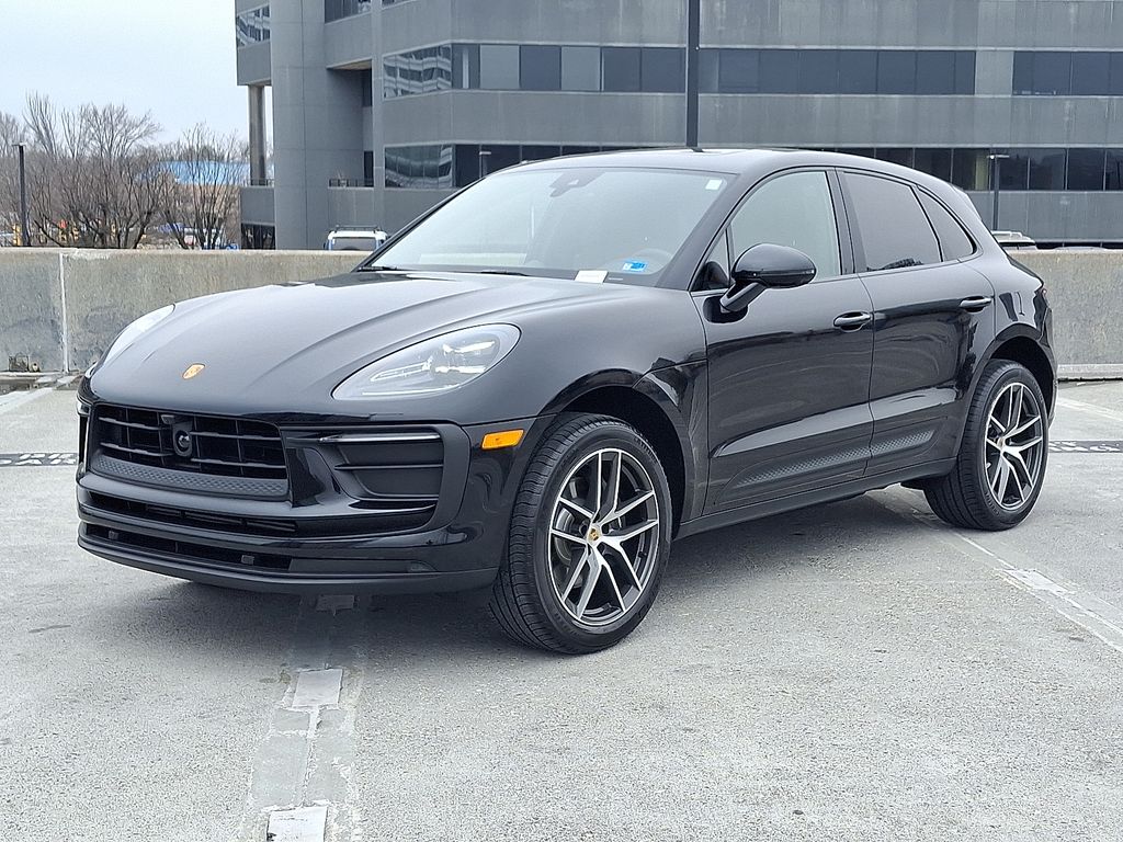 Thumbnail: 2026 Porsche Macan - 1