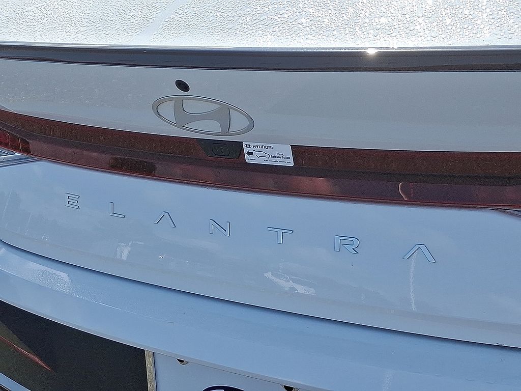 Thumbnail: 2025 Hyundai Elantra - 5