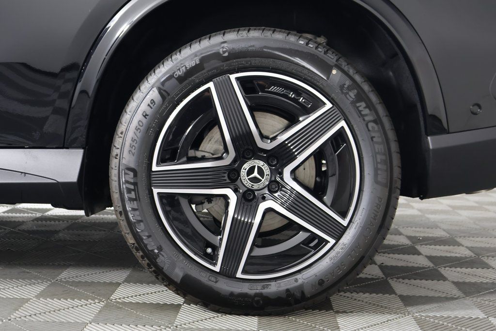 2025 Mercedes-Benz GLC 300 10
