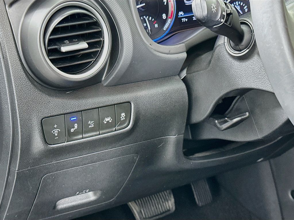 Thumbnail: 2019 Hyundai Kona - 10