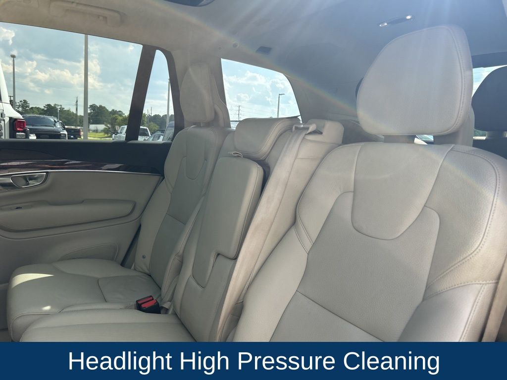 2019 Volvo XC90 T6 Momentum