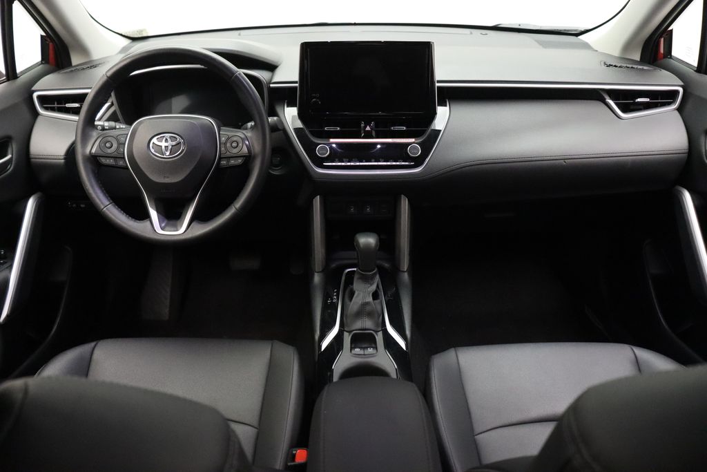 2024 Toyota Corolla Cross XLE 24