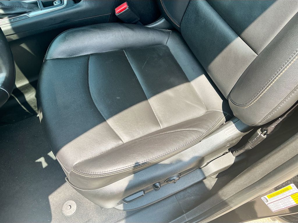 Used 2021 Black Chevrolet Premier image 20