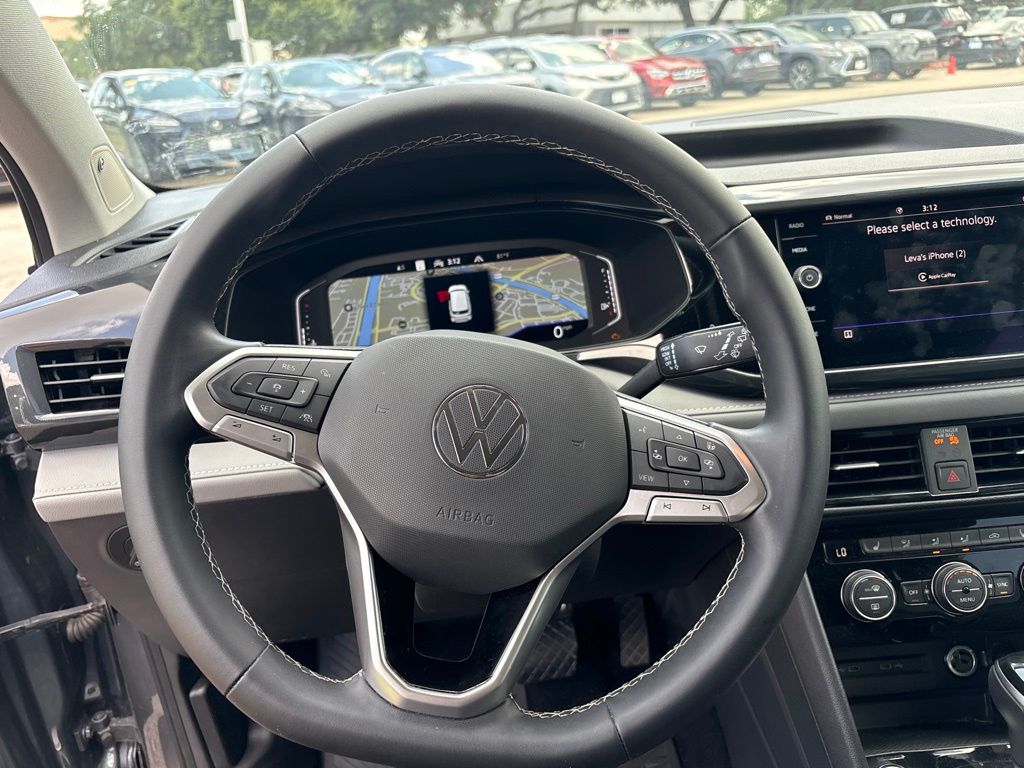 Thumbnail: 2022 Volkswagen Taos - 12