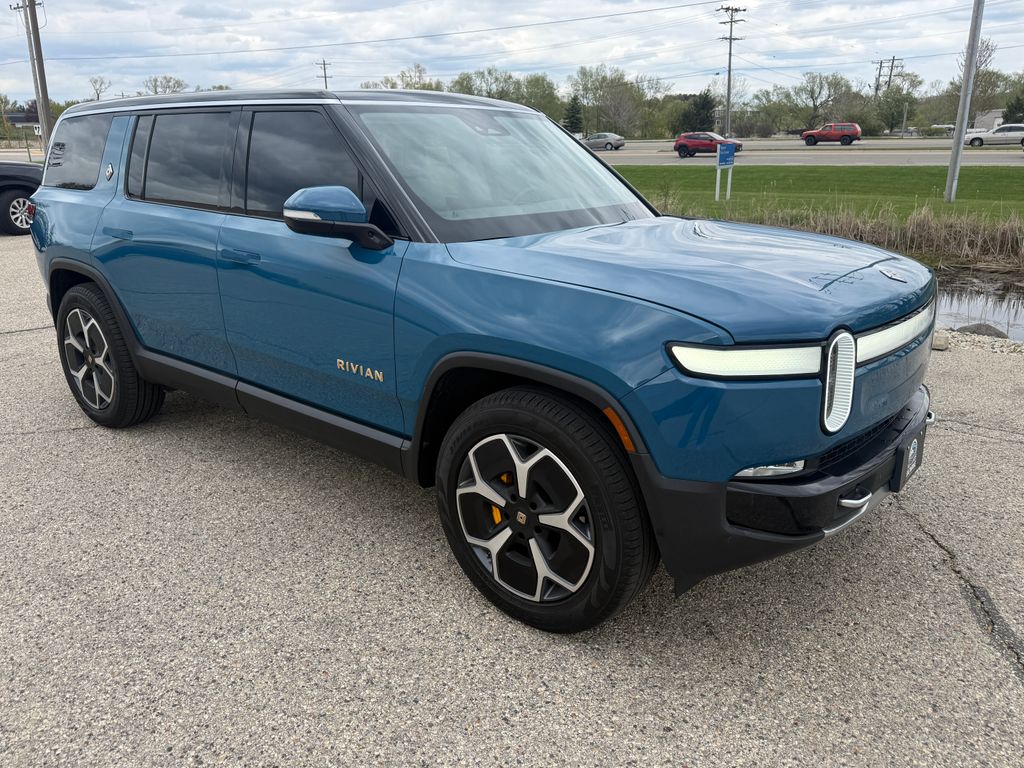 Rivian R1S