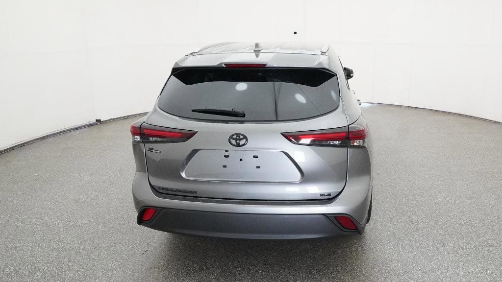 Thumbnail: 2025 Toyota Highlander - 7