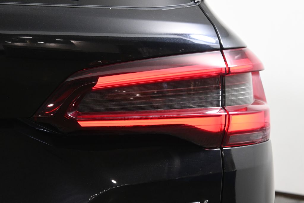 Thumbnail: 2023 BMW X5 - 13