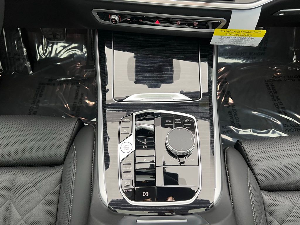 Thumbnail: 2026 BMW X5 - 11