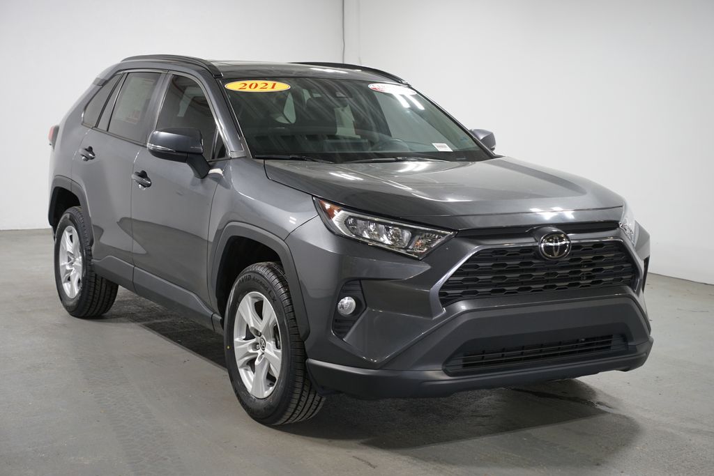 Thumbnail: 2021 Toyota RAV4 - 3