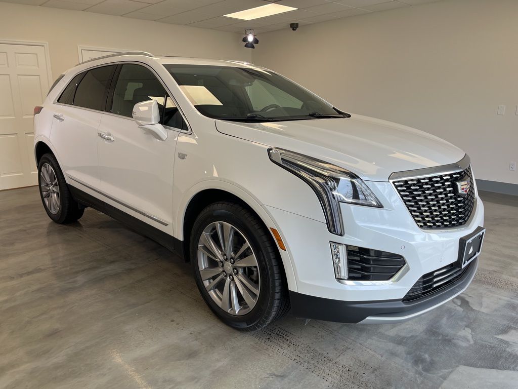 Crystal White Tricoat 2023 Cadillac XT5 Premium Luxury AWD SUV / Crossover Four-Wheel Drive 9-Speed Automatic