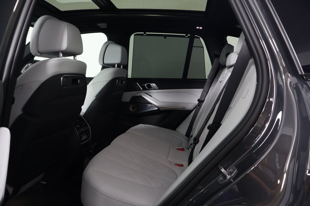 Thumbnail: 2026 BMW X5 - 6