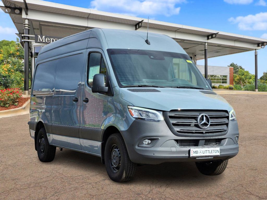 2024 Mercedes-Benz Sprinter 2500 Cargo 144 WB 2