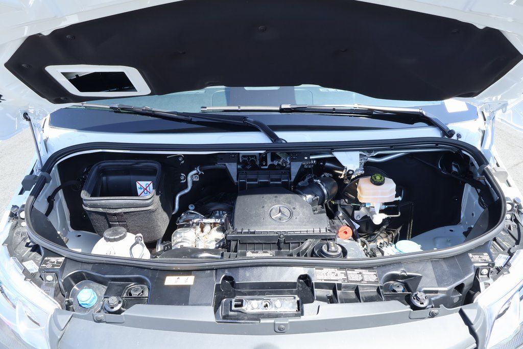 Thumbnail: 2025 Mercedes-Benz Sprinter - 9