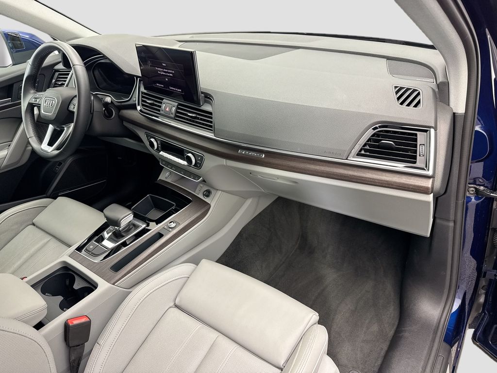 Thumbnail: 2025 Audi Q5 - 16