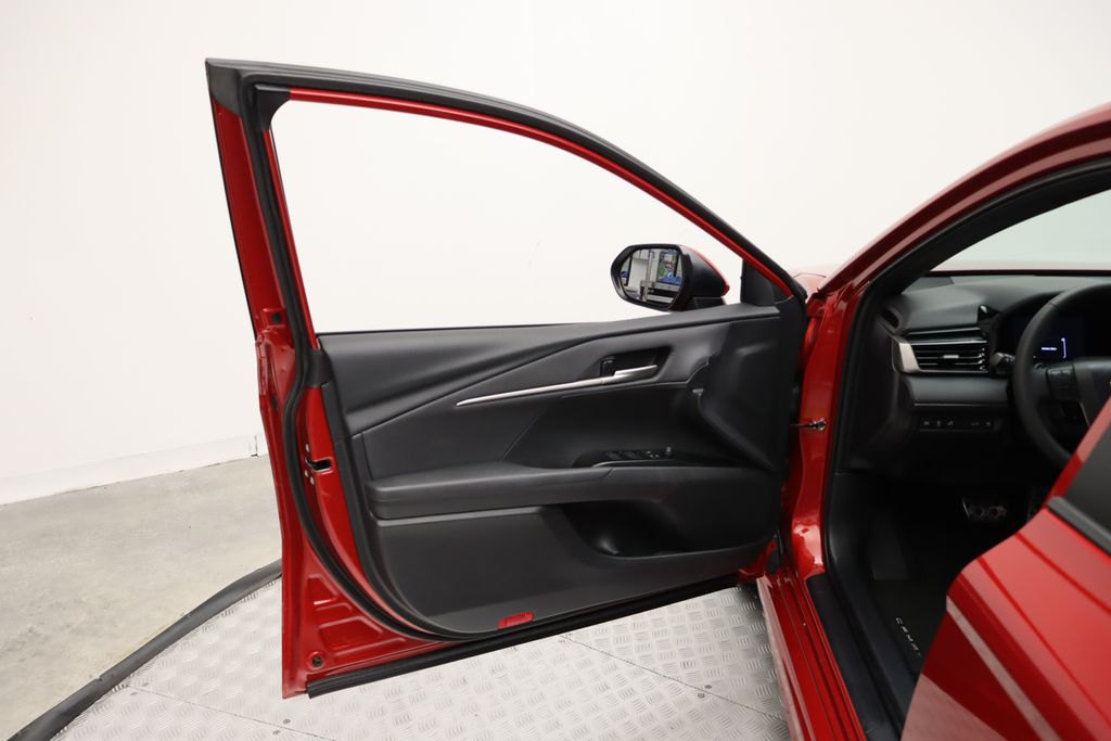 Thumbnail: 2025 Toyota Camry - 16