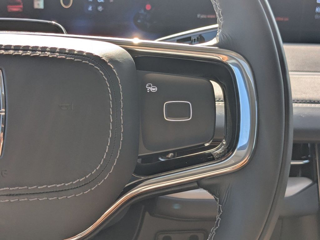 2025 Lincoln Navigator L Reserve