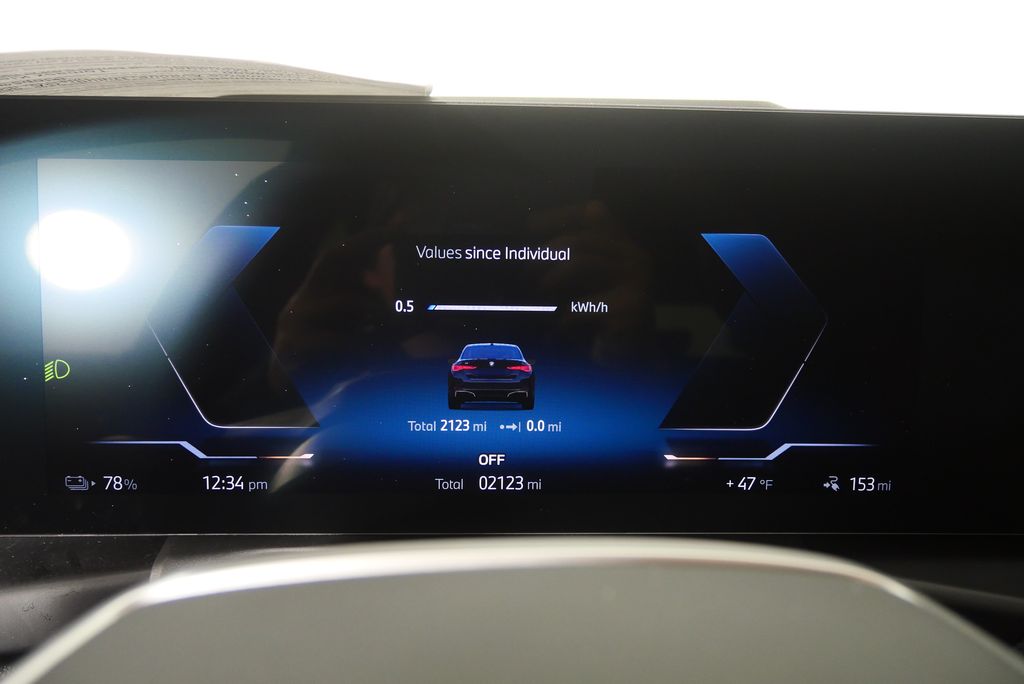 Thumbnail: 2025 BMW i4 - 22