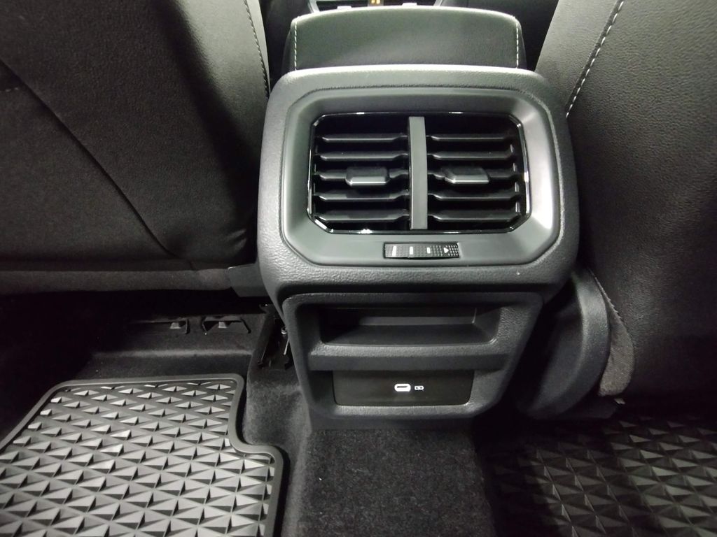 2025 Volkswagen Taos 1.5T SEL