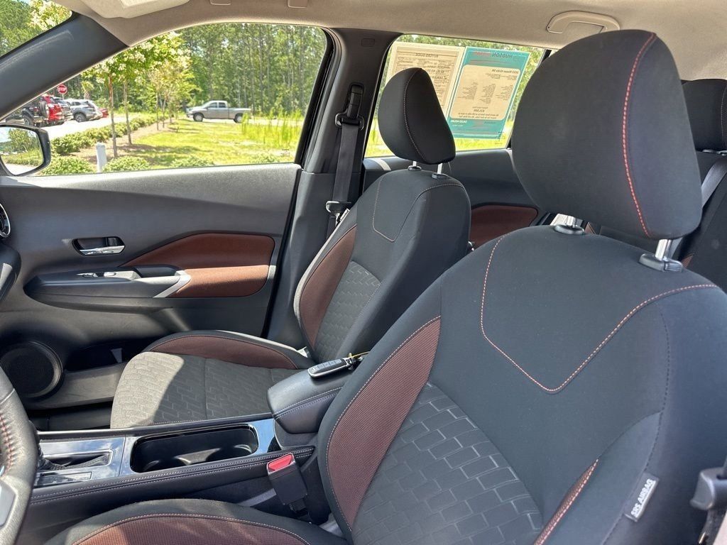 2023 Super Black Nissan Kicks SR FWD SUV
