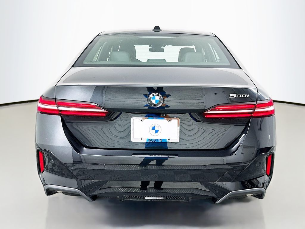 Thumbnail: 2027 BMW 5 Series - 6