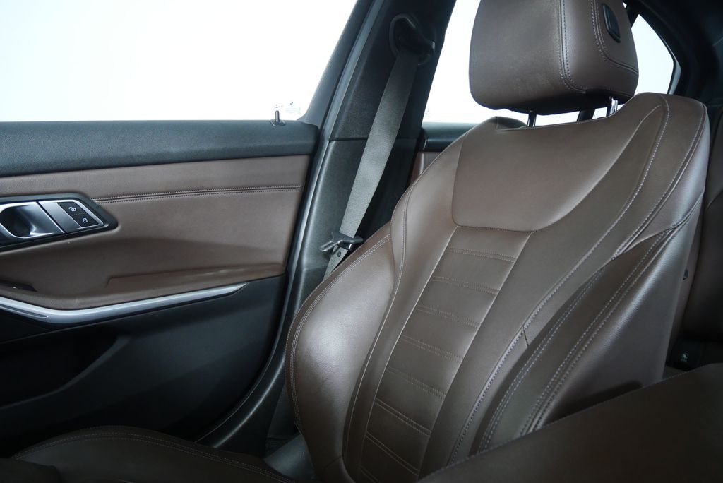 Thumbnail: 2019 BMW 3 Series - 15