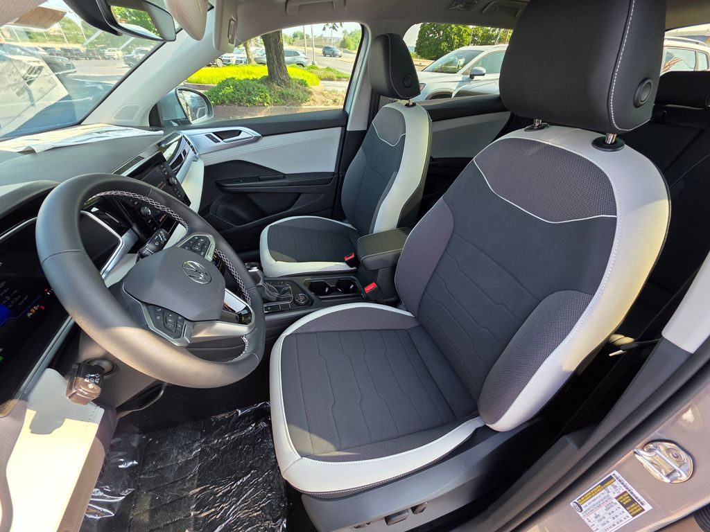 2026 Volkswagen Taos 1.5T SE Silver at Subaru and VW of Moon Township