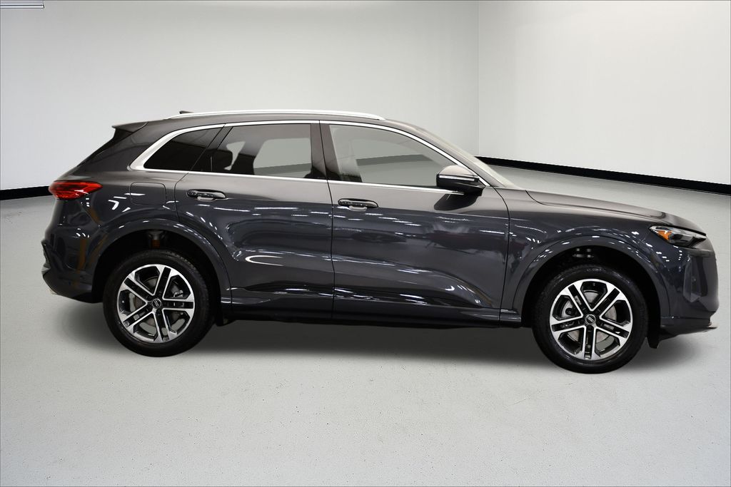 Thumbnail: 2025 Audi Q5 - 6