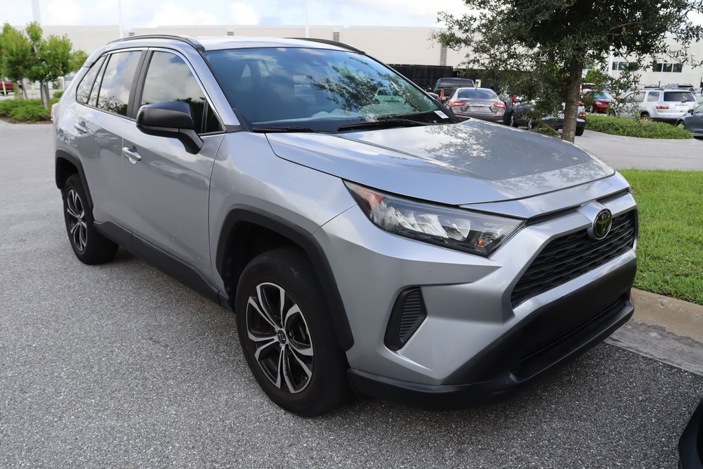 2019 Toyota RAV4 LE 5