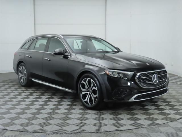 Thumbnail: 2025 Mercedes-Benz E-Class - 3