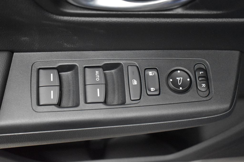 2025 Honda CR-V LX 9