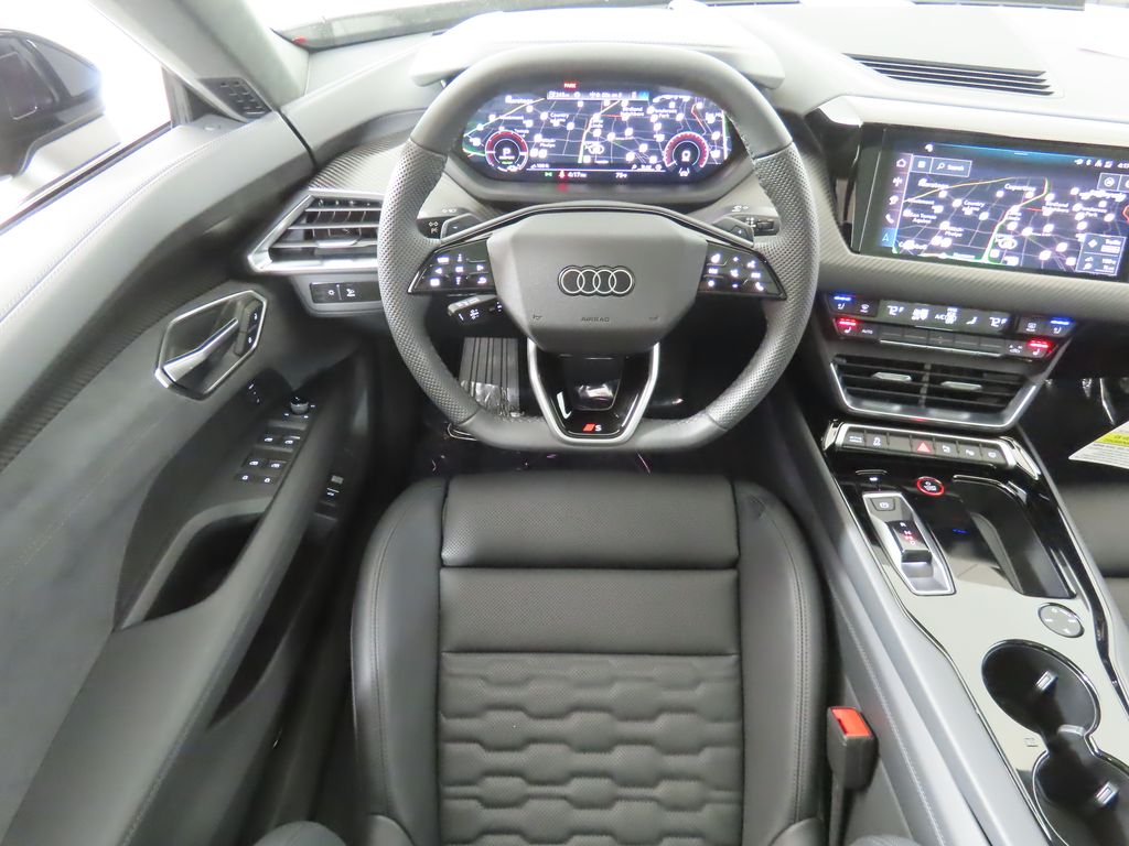 Thumbnail: 2026 Audi e-tron GT - 12