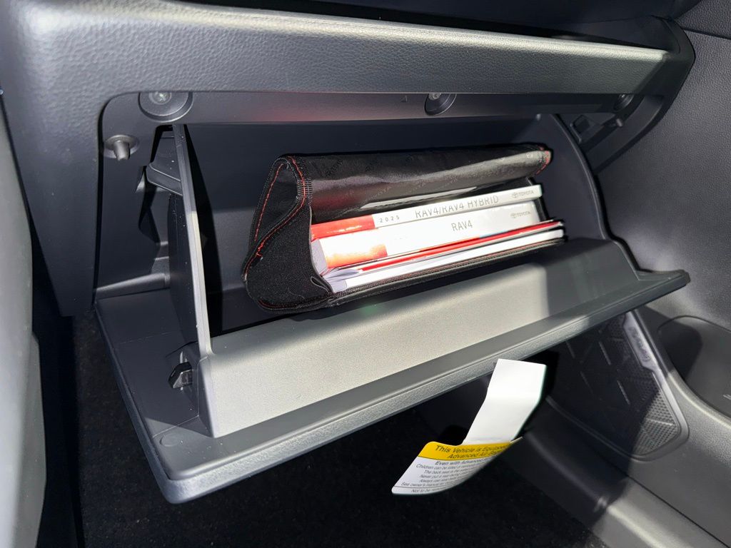 Thumbnail: 2025 Toyota RAV4 - 30