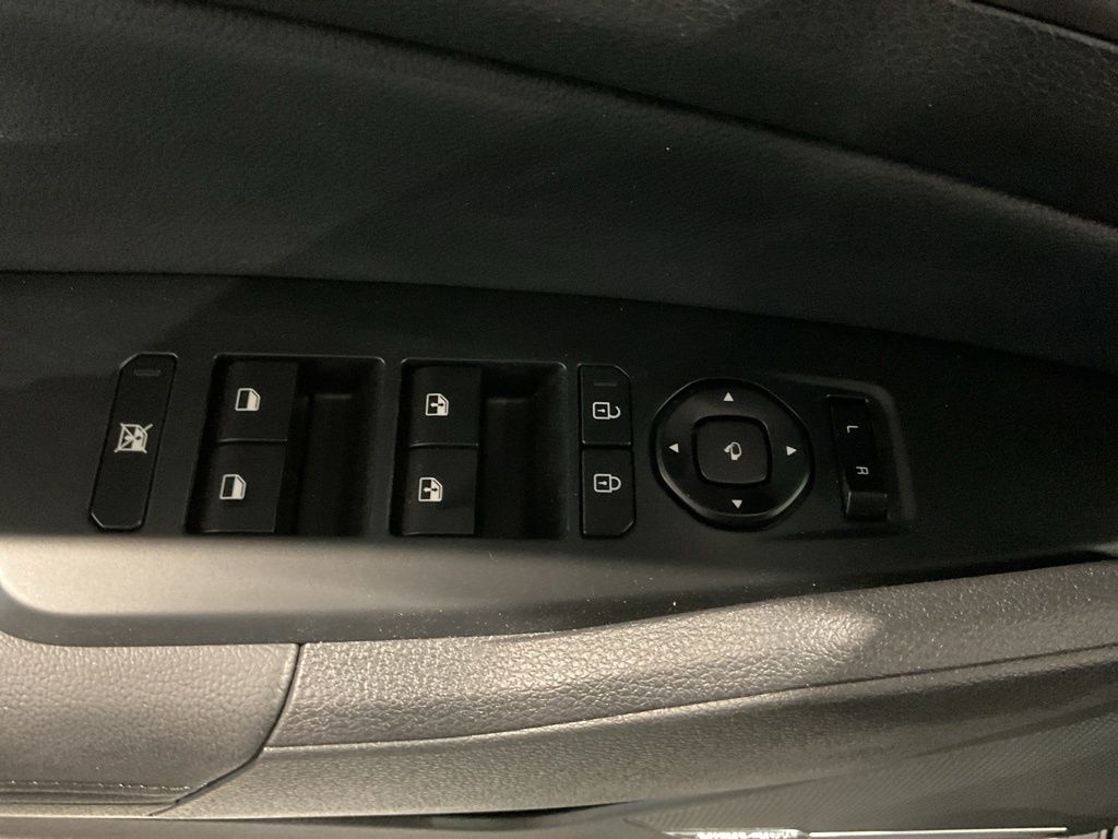 New 2026 Black Kia X-Line Prestige image 10